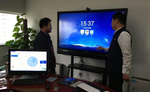 智能會議平板，現代會議室解決方案